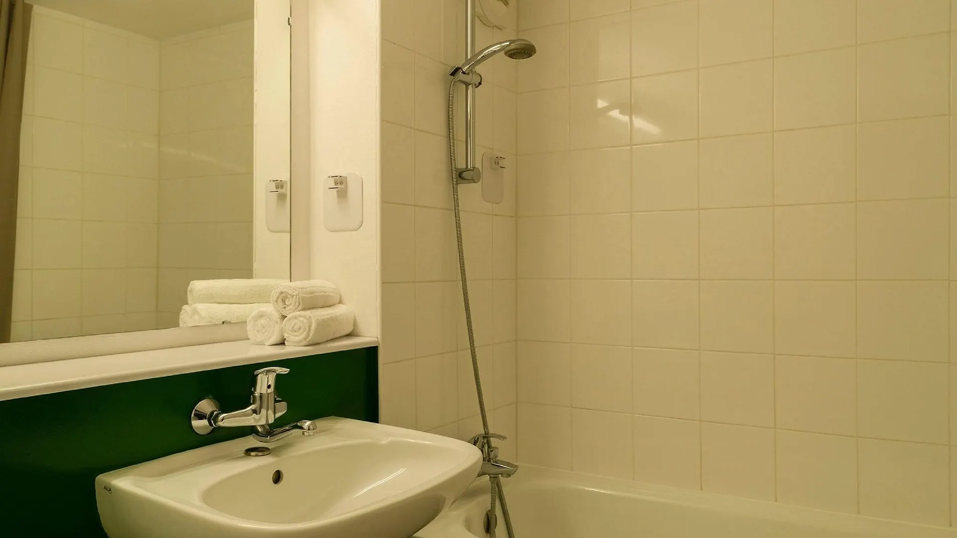 Saint-Martin-des-Champs  Brit Hotel Morlaix  Saint-Martin-des-Champs (Finistere)