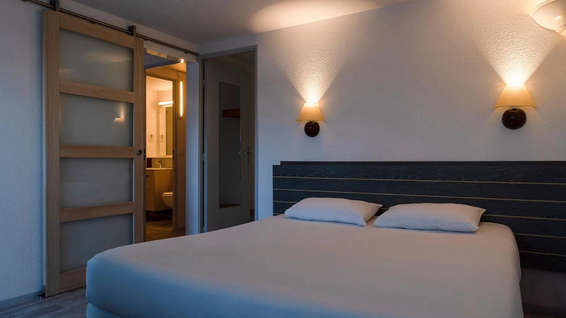 Saint-Martin-des-Champs  Brit Hotel Morlaix  Saint-Martin-des-Champs (Finistere)