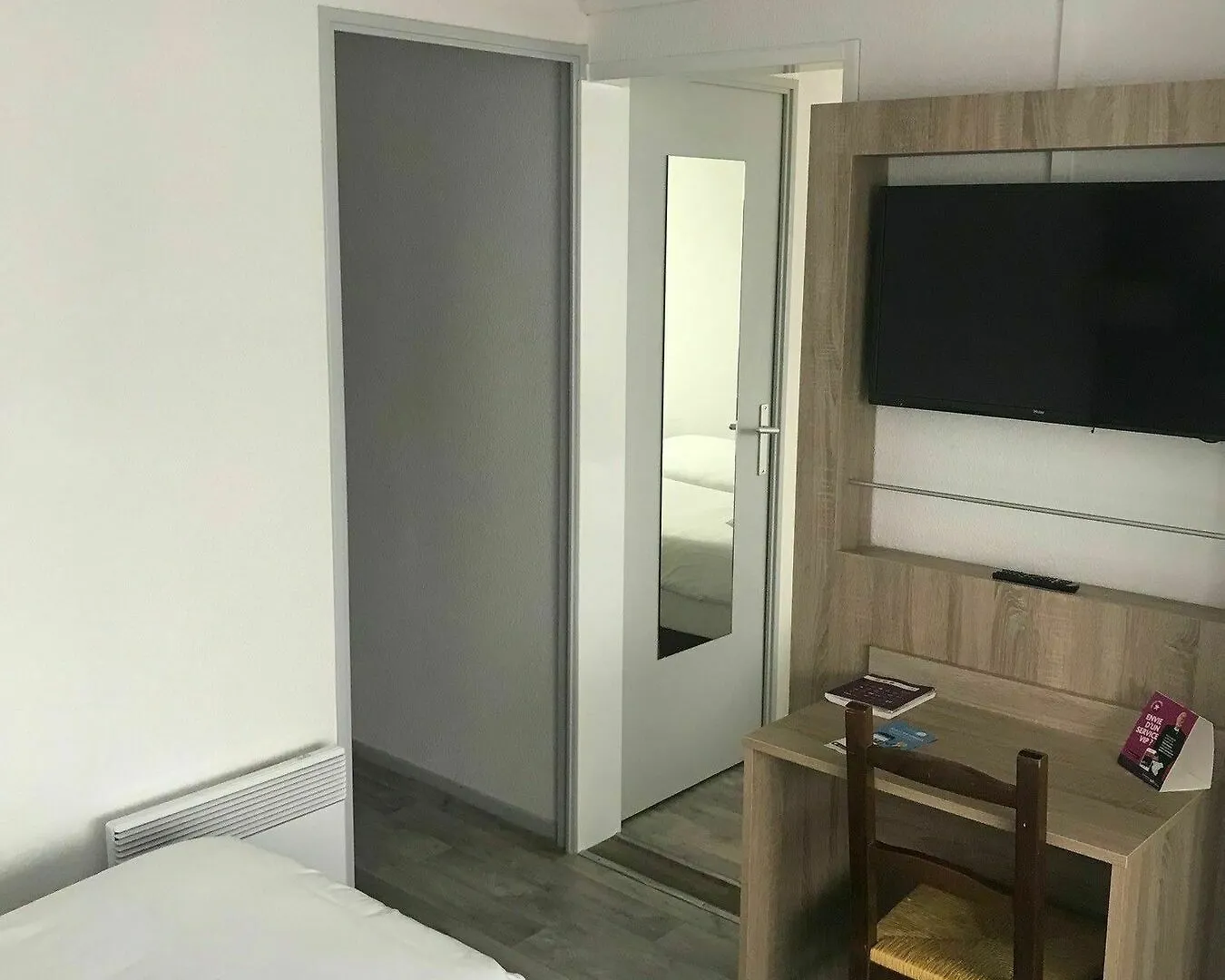 **  Saint-Martin-des-Champs  Brit Hotel Morlaix צרפת