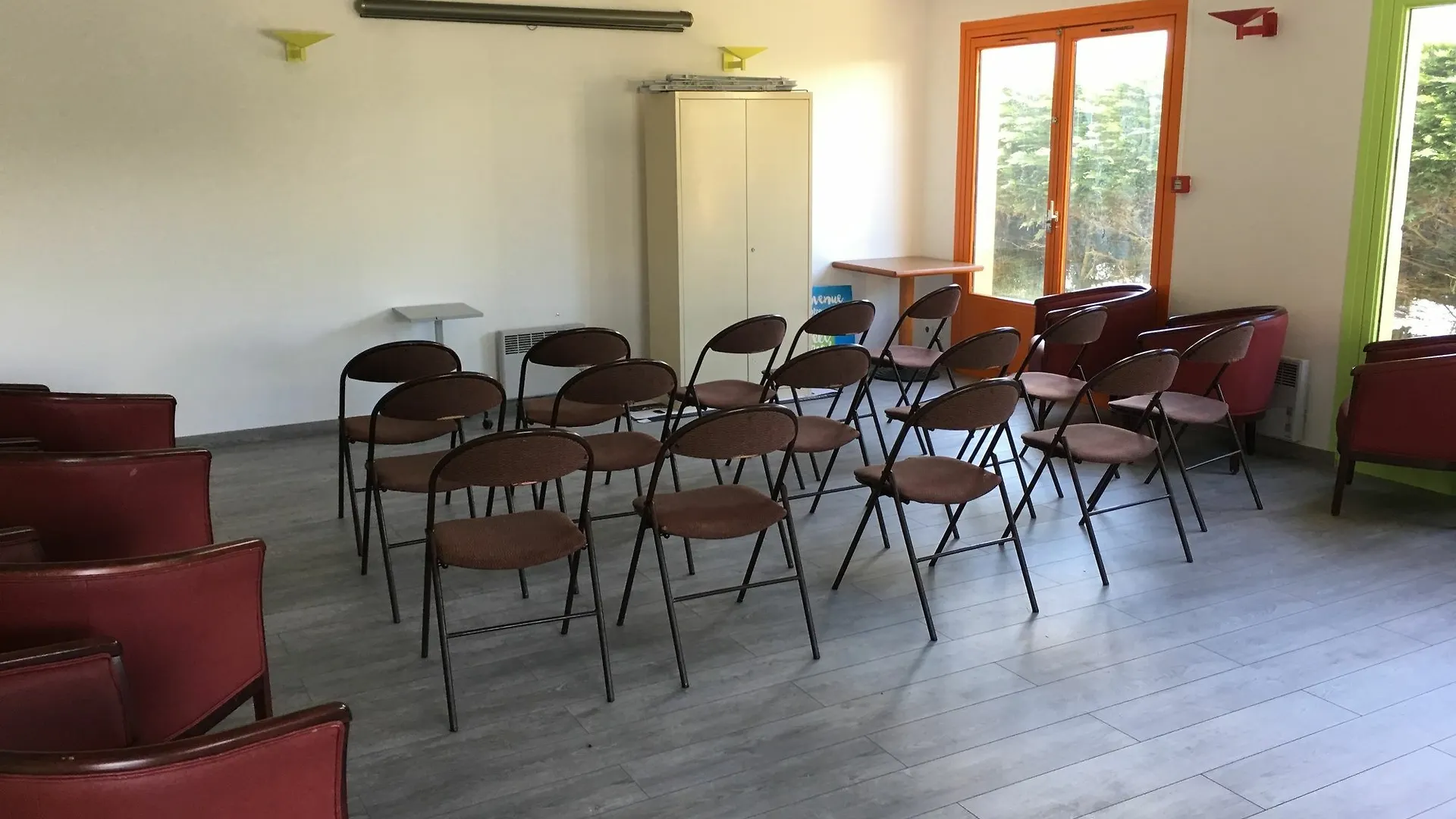 Saint-Martin-des-Champs  Brit Hotel Morlaix 2*, Saint-Martin-des-Champs (Finistere)